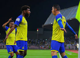 湖人自媒体：里夫斯与准者的球鞋合同已经到期 目前为球鞋自由人